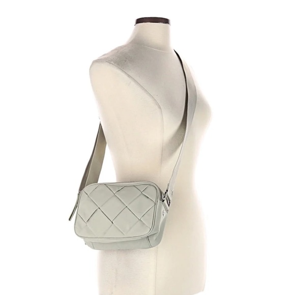 House of Harlow 1960 Gray Quilted Crossbody Bag - Picture 1 of 8